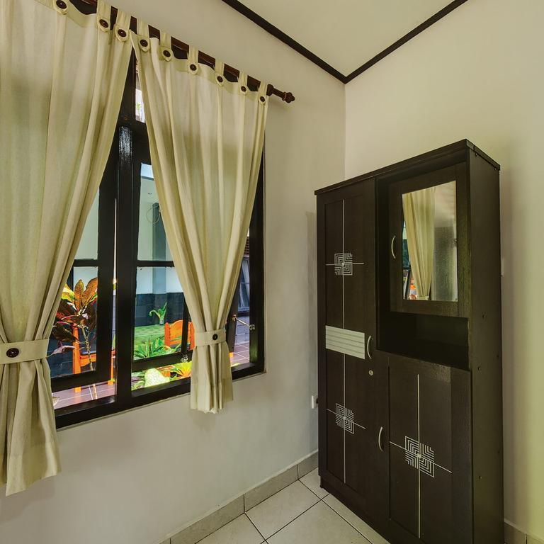 Tirta Yoga Inn Padangbai  Pokój zdjęcie